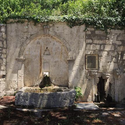 βρυση καμαριωτη