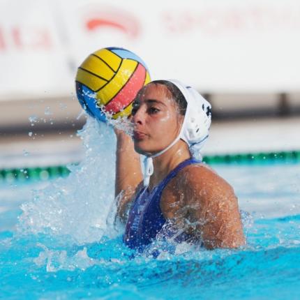 ΠΟΛΟ ΝΕΑΝΙΔΕΣ