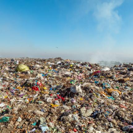 απορρίμματα (φωτογραφία από create.vista.com)