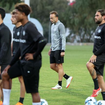 ΚΟΝΤΗΣ ΠΑΙΚΤΕΣ