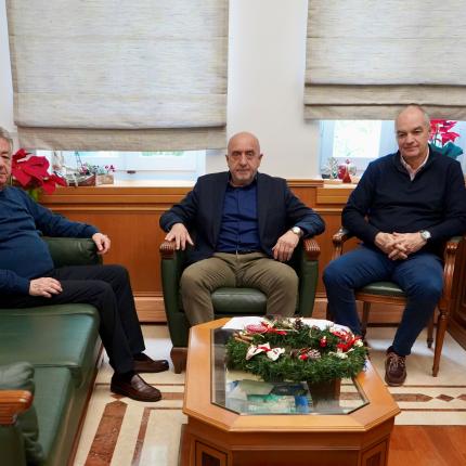 Συνάντηση Περιφερειάρχη Κρήτης με τον Δήμαρχο Σφακίων