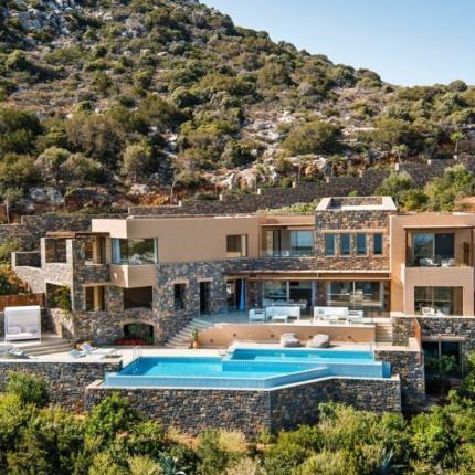 ΤΟΥΡΙΣΤΙΚΕς ΕΠΕΝΔΥΣΕΙς