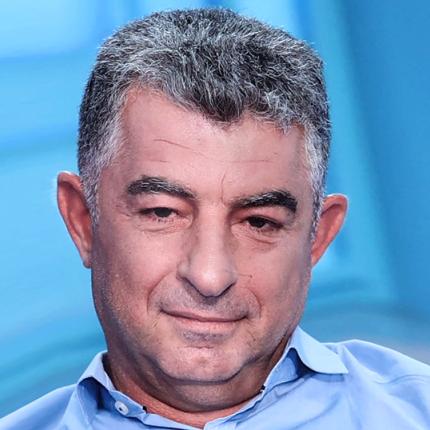 γιώργος καραϊβάζ 