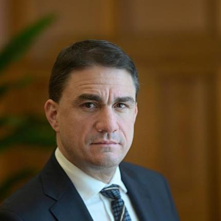 κώστας τσουκαλάς