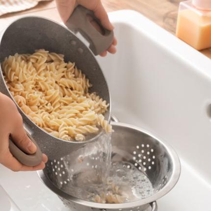 καυτό νερό νεροχύτης