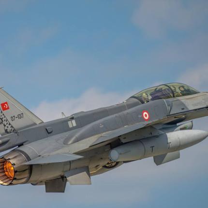 f16