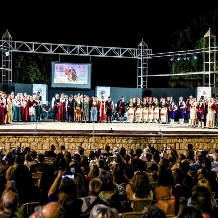 Ιστορικό αντάμωμα παράδοσης και ενότητας στην εκδήλωση  «Στα βήματα του Λυκείου των Ελληνίδων»   