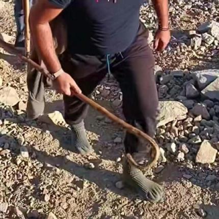 ξυπόλητος τίμιος σταυρός