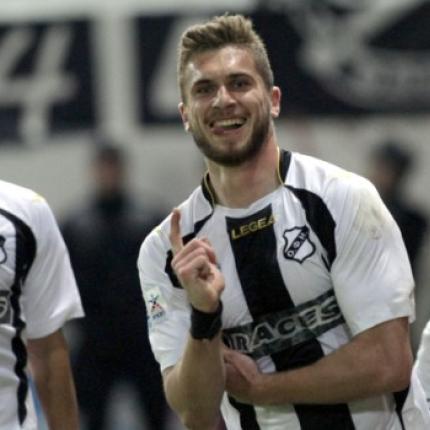 Με..Θανάση "βλέπει" τελικό!