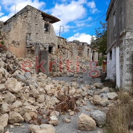 Στο Γαλατά έμειναν όρθια μόνο 3 σπίτια!