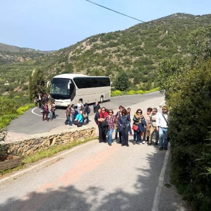 ξεναγοί γκουβερνιώτισσα