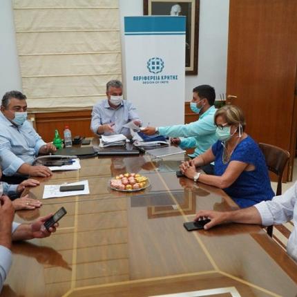 Υπεγράφη η σύμβαση για τη «Βελτίωση του αγωνιστικού χώρου του δημοτικού σταδίου Κισσάμου»