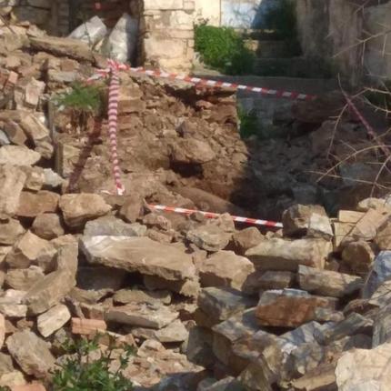η φωτογραφία απο την εσκαφή στο νηπιαγωγείο της Σάμου.jpg