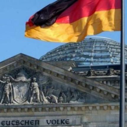 Der Spiegel: Η Γερμανία ανακάμπτει οικονομικά