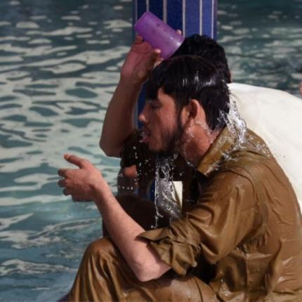 καυσωνας πακισταν