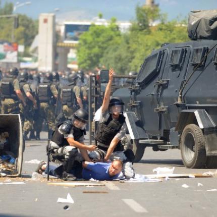 ΠΓΔΜ: Αυστηρές ποινές φυλάκισης για τα επεισόδια στα Σκόπια