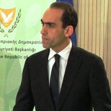 Τα "κόκκινα" δάνεια της Κύπρου καθυστερούν την τρόικα