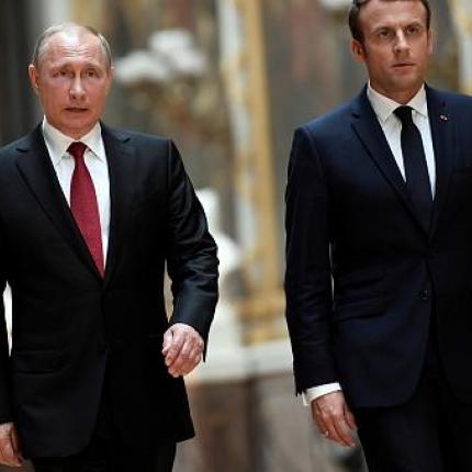 μακρόν πούτιν