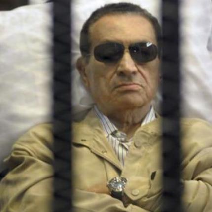 Αίγυπτος: Επανάληψη της δίκης του Μουμπάρακ για διαφθορά αποφάσισε το Εφετείο