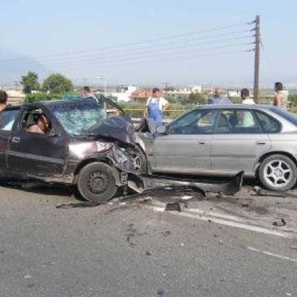 Φρικτό τροχαίο στην Εθνική Οδό - Νταλίκα πέρασε πάνω από γυναίκα