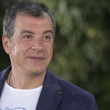 Σ. Θεοδωράκης: «Να μη διστάσει και να μη φοβηθεί» ο Τσίπρας