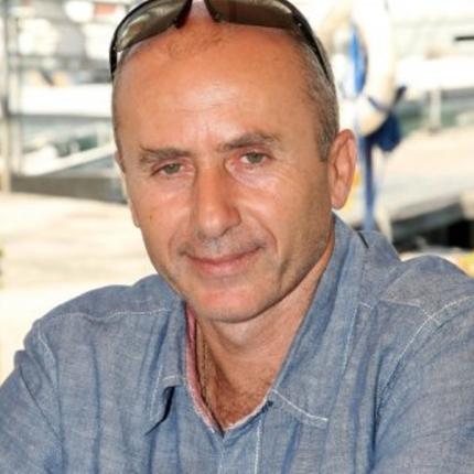 νίκος αντωνακάκης