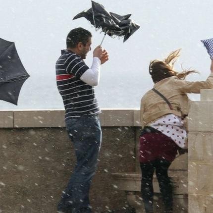 Νέο κύμα κακοκαιρίας πλήττει την Ιταλία, δύο νεκροί νότια της Ρώμης