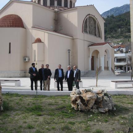 αγια τριαδα πλατεια