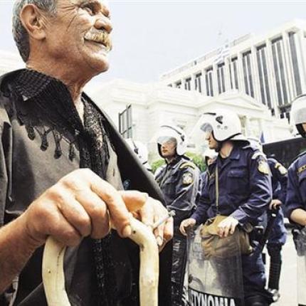 Θεοχάρης σε αγρότες: Ότι μου πουν θα κάνω για το φορολογικό σας