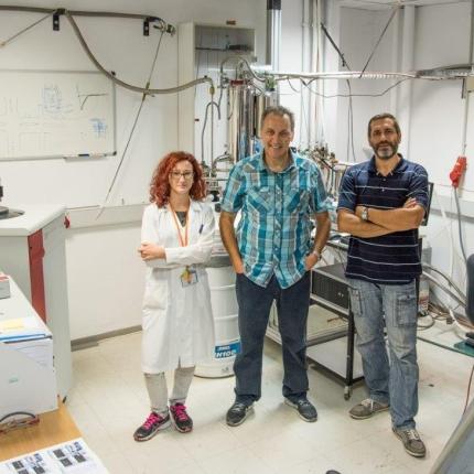 al2_at_lab.jpg