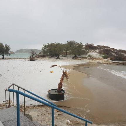 χιόνια παραλία