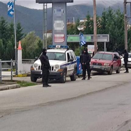 ΕΛ.ΑΣ: Σκάβει στο προαύλιο αντιπροσωπείας αυτοκινήτων για να βρει 4,2 εκατ. ευρώ.jpg