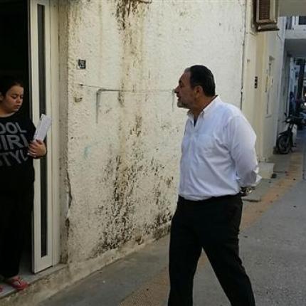 Στο σπίτι της άνεργης εγκύου ο Δήμαρχος Ηρακλείου