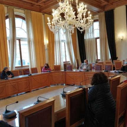 Ηράκλειο - Σχολεία: Συνάντηση δασκάλων και γονέων με τη δημοτική αρχή