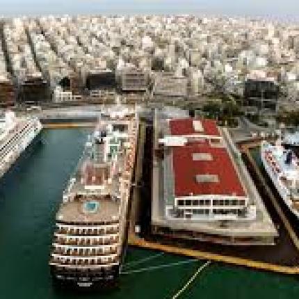 ΠΝΟ: Συρρικνώνεται η ελληνική σημαία στα εμπορικά πλοία