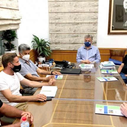 Αρναουτάκης σύσκεψη με αγροτικό σύλλογο Ιεράπετρας