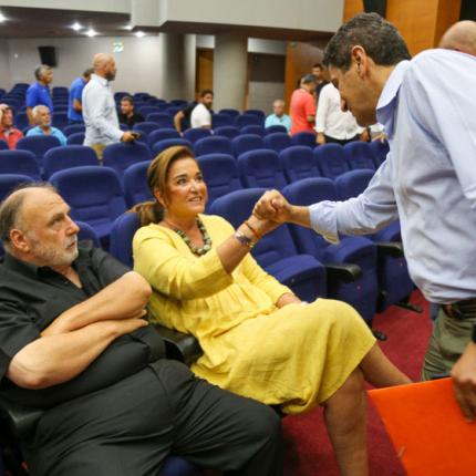 avgenakis_mpakogianni_xairetismos.jpg