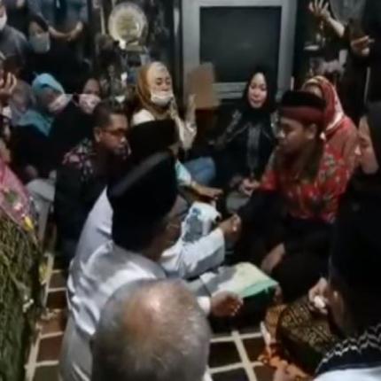 ινδονησία γάμος και κηδεία