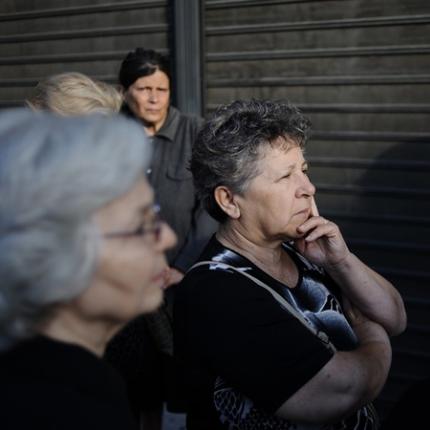 banks_atm3greek.jpg
