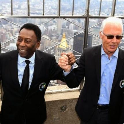 beckenbauer_pele_new_york_cosmos_empire_state_2.jpg