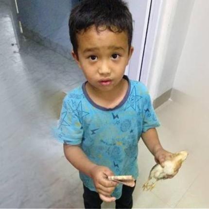 αγορι κοτοπουλακι.jpg