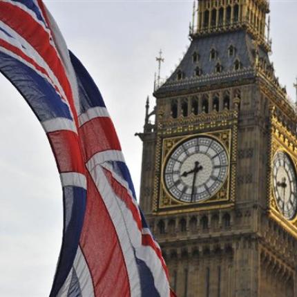Βρετανία: Σε περικοπές 30 δισ. ευρώ θα πρέπει να προχωρήσει η χώρα μετά το 2015
