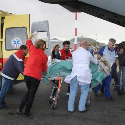 Με C-130 μεταφέρθηκαν 2 ακόμη θύματα της καυστικής ποτάσας στην Αθήνα