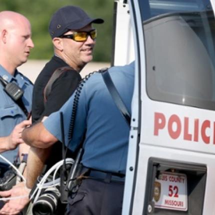 ΗΠΑ: Συνελήφθη φωτορεπόρτερ στο Φέργκιουσον