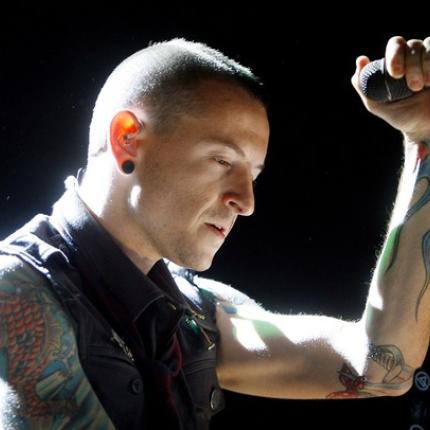 chesterbennington2007projektrevolutionesdfkpxlmkjl.jpg