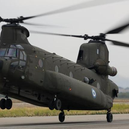 chinook αεροπορια στρατος.jpg