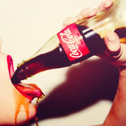 Τι συμβαίνει στο σώμα μας όταν πίνουμε Coca Cola;