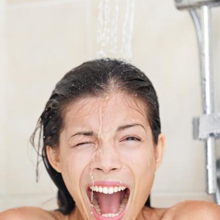 Κρύο ντουζ: 7 λόγοι για να το αρχίσεις