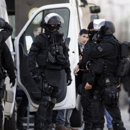 police_paris.jpg