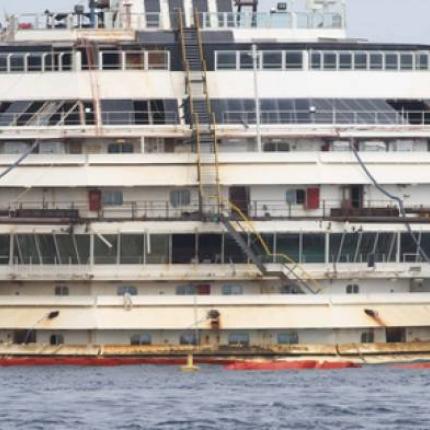 Συγκλονιστικές εικόνες από το εσωτερικό του Costa Concordia  (Φωτογραφίες)